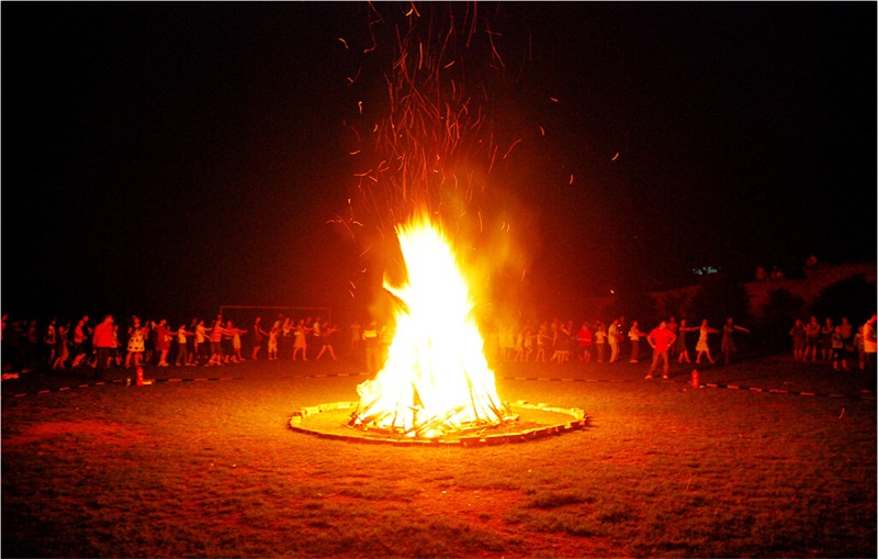 篝火晚会